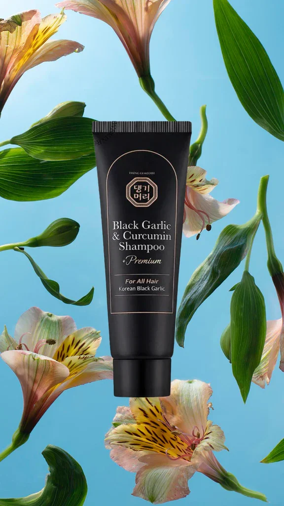 Valomasis plaukų šampūnas Daeng Gi Meo Ri Black Garlic & Curcumin Shampoo, 50 ml