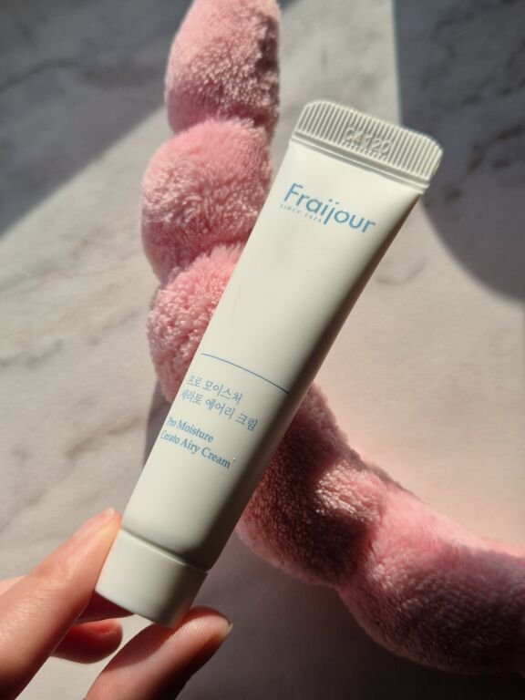 FRAIJOUR Lengvas drėkinamasis veido kremas su keramidais Pro Moisture Cerato Airy Cream, 10 ml